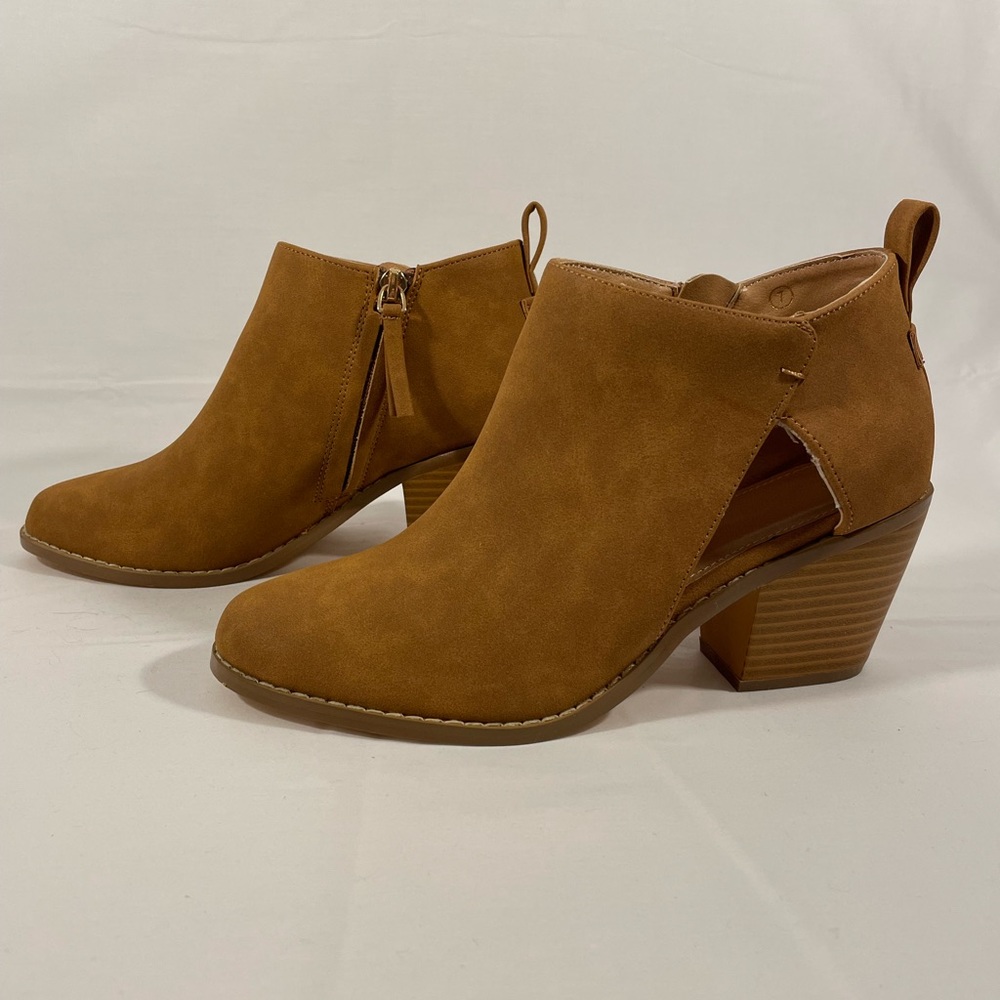 Women’s Size 7 Tan Cut Out Zip Ankle Boots With Block Heel, Almond Toe New W Box